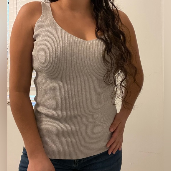 Amazing top and sweater - Picture 4 of 9